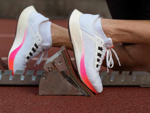 Na co zwrócić uwagę przy zakupie butów sportowych? Praktyczny poradnik buty sportowe